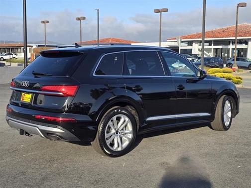 2025 Audi Q7 55 Premium