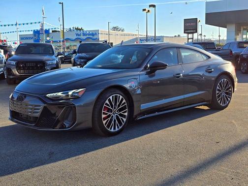 Daytona Gray Pearl Effect 2026 Audi S e-tron GT Premium Plus