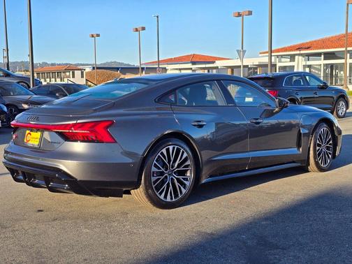 Daytona Gray Pearl Effect 2026 Audi S e-tron GT Premium Plus