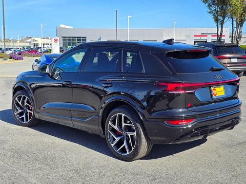 Black 2027 Audi SQ6 e-tron Premium Plus