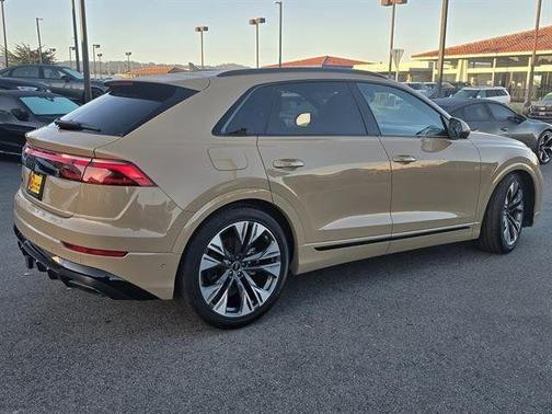 2024 Audi Q8 55 Premium