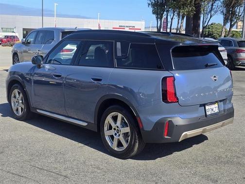 2025 MINI Countryman Base