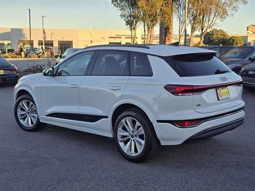 2025 Audi Q6 e-tron Premium