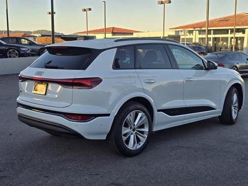 2025 Audi Q6 e-tron Premium