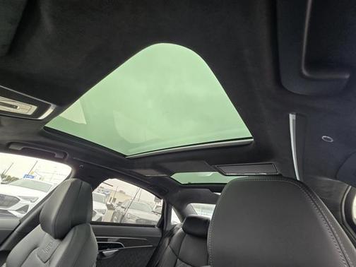 2025 Audi S8 4.0T quattro