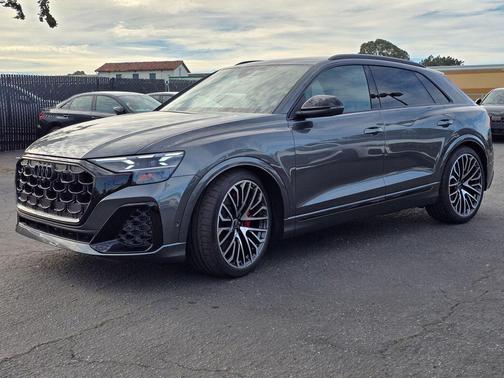 2026 Audi SQ8 4.0T quattro PREMIUM PLUS