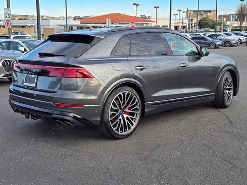 2026 Audi SQ8 4.0T quattro PREMIUM PLUS