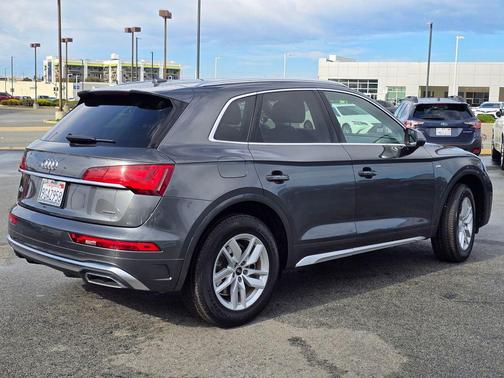 2023 Audi Q5 45 S line quattro Premium