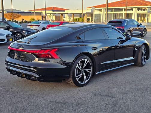 2023 Audi e-tron GT Premium Plus