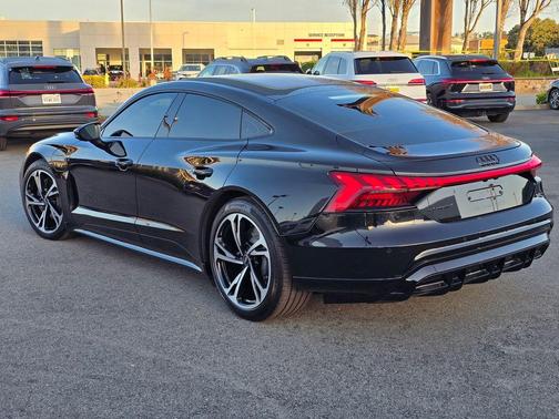 2023 Audi e-tron GT Premium Plus