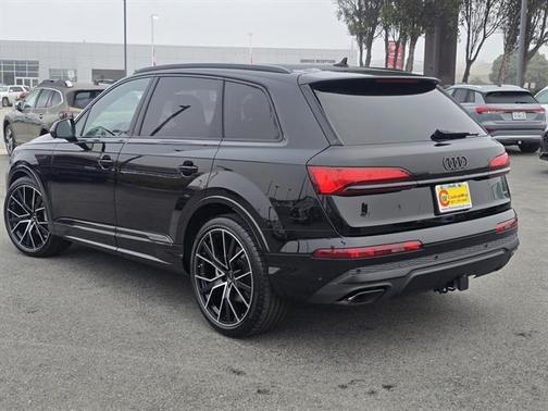 2025 Audi Q7 55 Premium