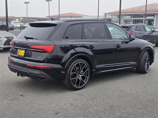 2025 Audi Q7 55 Premium