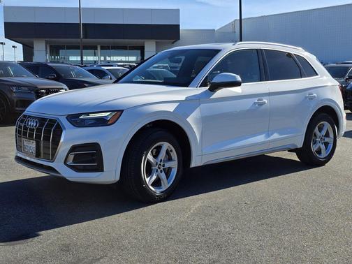 2023 Audi Q5 40 Premium
