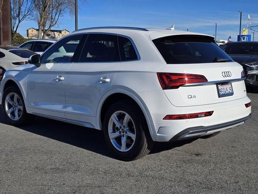 2023 Audi Q5 40 Premium