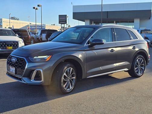 2022 Audi Q5 45 S line Premium Plus