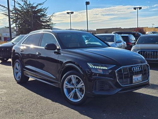 2023 Audi Q8 55 Premium