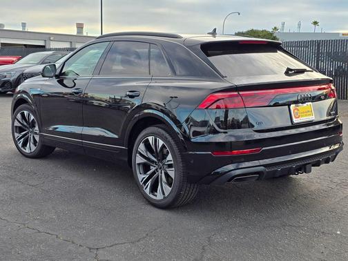 2026 Audi Q8 55 Premium