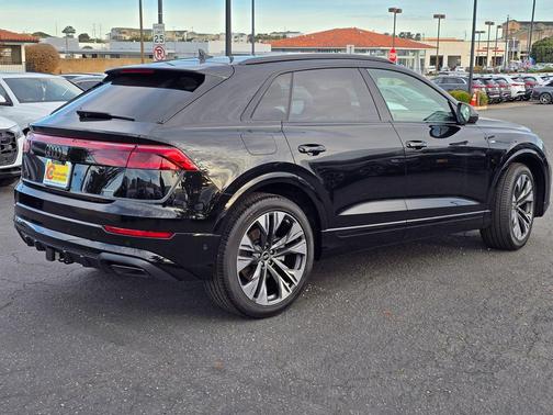 2026 Audi Q8 55 Premium