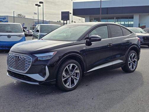 Mythos Black Metallic 2023 Audi Q4 e-tron 50 Premium