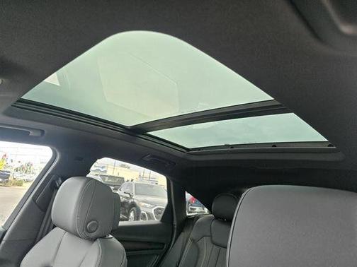 2025 Audi Q5 45 S line quattro Premium