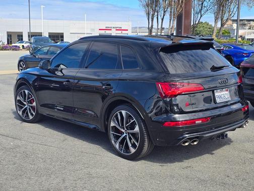 Mythos Black Metallic 2024 Audi SQ5 3.0T Prestige
