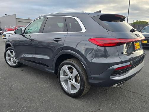 2025 Audi Q5 2.0T quattro Premium