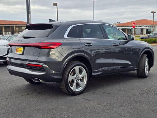 2025 Audi Q5 2.0T quattro Premium