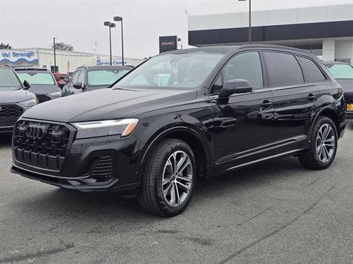 2025 Audi Q7 45 Premium