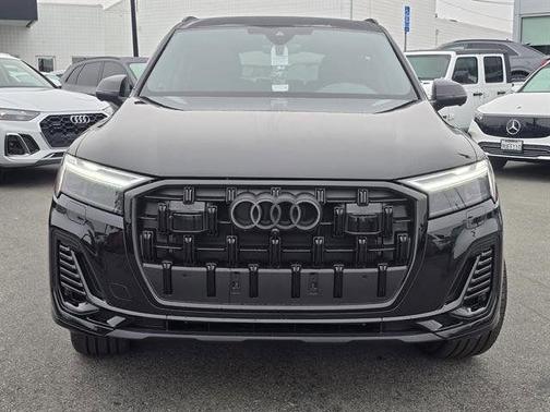 2025 Audi Q7 45 Premium