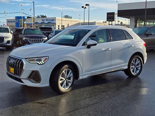 2023 Audi Q3 45 S line Premium