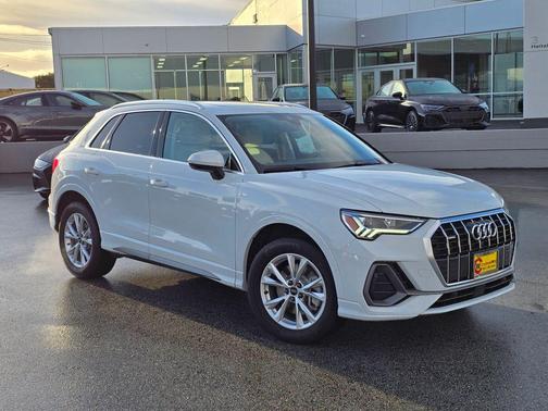 2023 Audi Q3 45 S line Premium