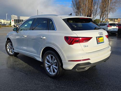 2023 Audi Q3 45 S line Premium