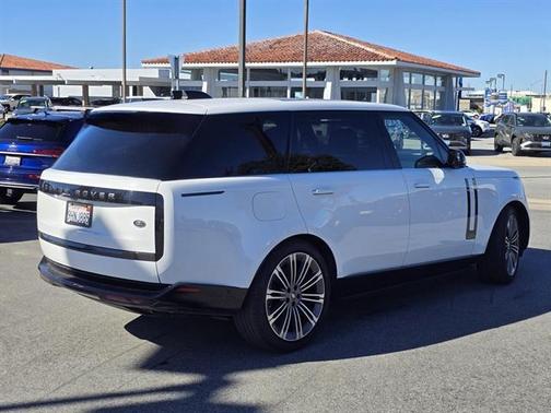 2023 Land Rover Range Rover P530 SE