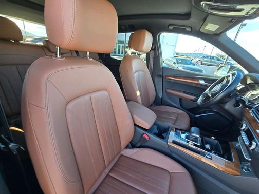 2023 Audi Q5 45 S line quattro Premium