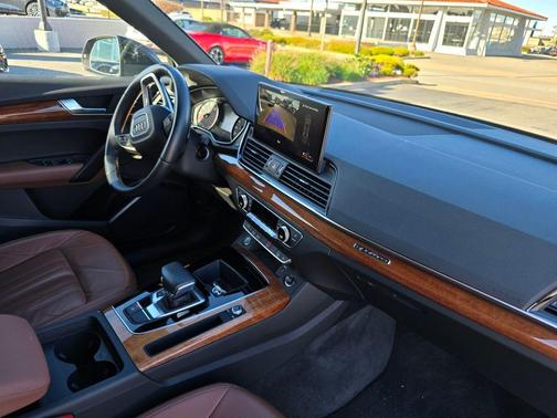 2023 Audi Q5 45 S line quattro Premium