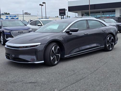 Quantum Gray Metallic 2023 Lucid Air Touring
