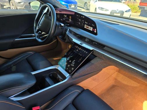 Quantum Gray Metallic 2023 Lucid Air Touring