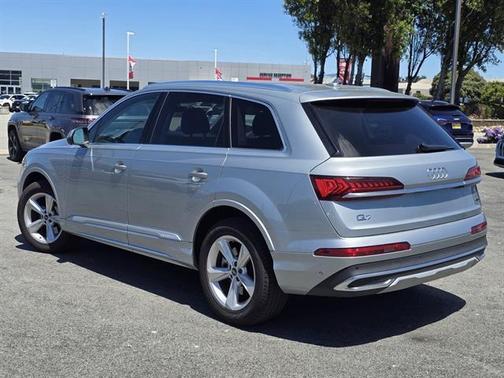 2024 Audi Q7 45 Premium