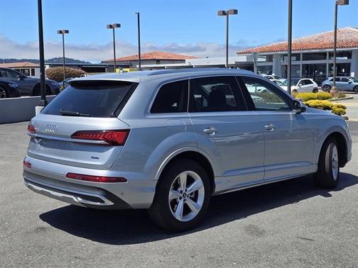 2024 Audi Q7 45 Premium