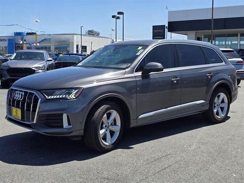 2024 Audi Q7 45 Premium