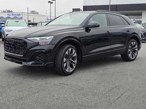 2025 Audi Q8 55 Premium