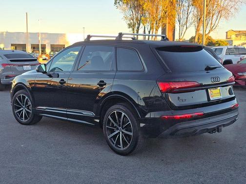 2023 Audi Q7 55 Premium Plus