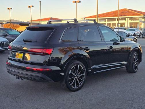2023 Audi Q7 55 Premium Plus