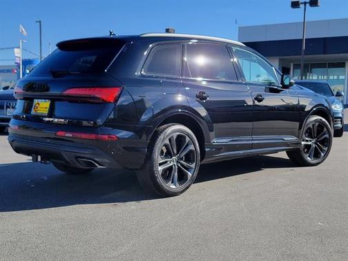 2025 Audi Q7 Premium Plus 55 TFSI quattro Tiptronic
