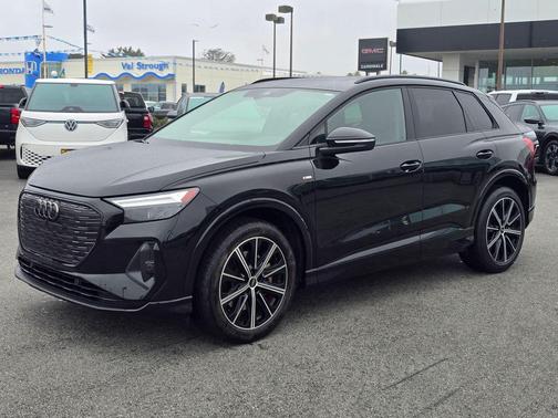 Mythos Black Metallic 2022 Audi Q4 e-tron 50 Premium Plus
