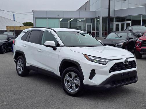 Ice 2025 Toyota RAV4 Hybrid XLE