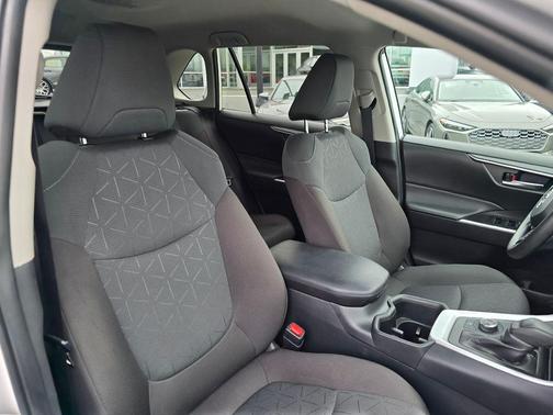 Ice 2025 Toyota RAV4 Hybrid XLE
