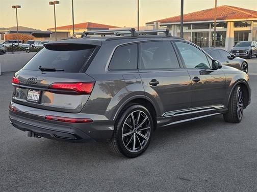 2023 Audi Q7 55 Premium