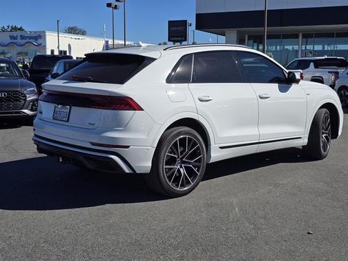 2023 Audi Q8 55 Premium