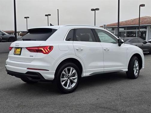 2025 Audi Q3 45 S line Premium